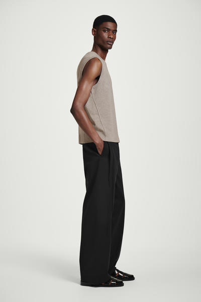 COS ニットリネンタンクトップ