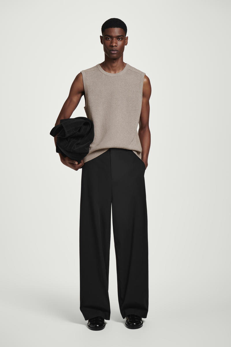 COS ニットリネンタンクトップ