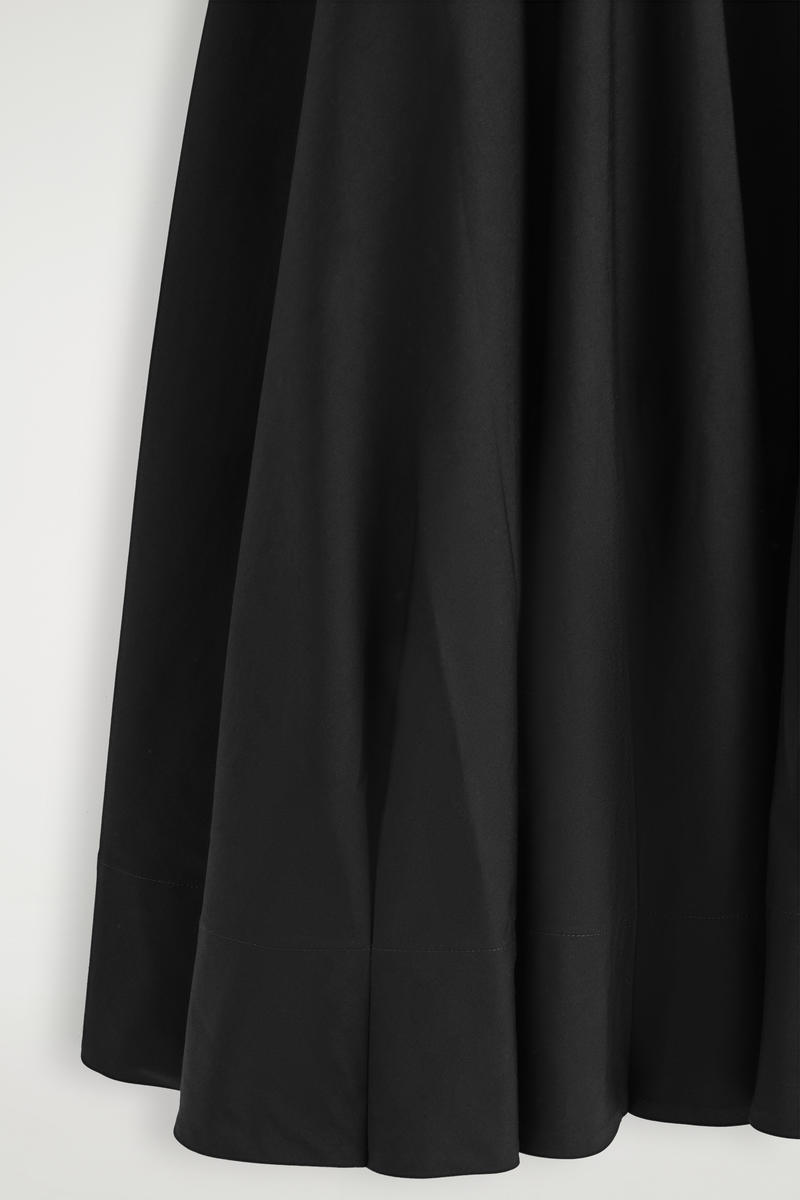 COS ボートネックコットンAラインミディワンピース