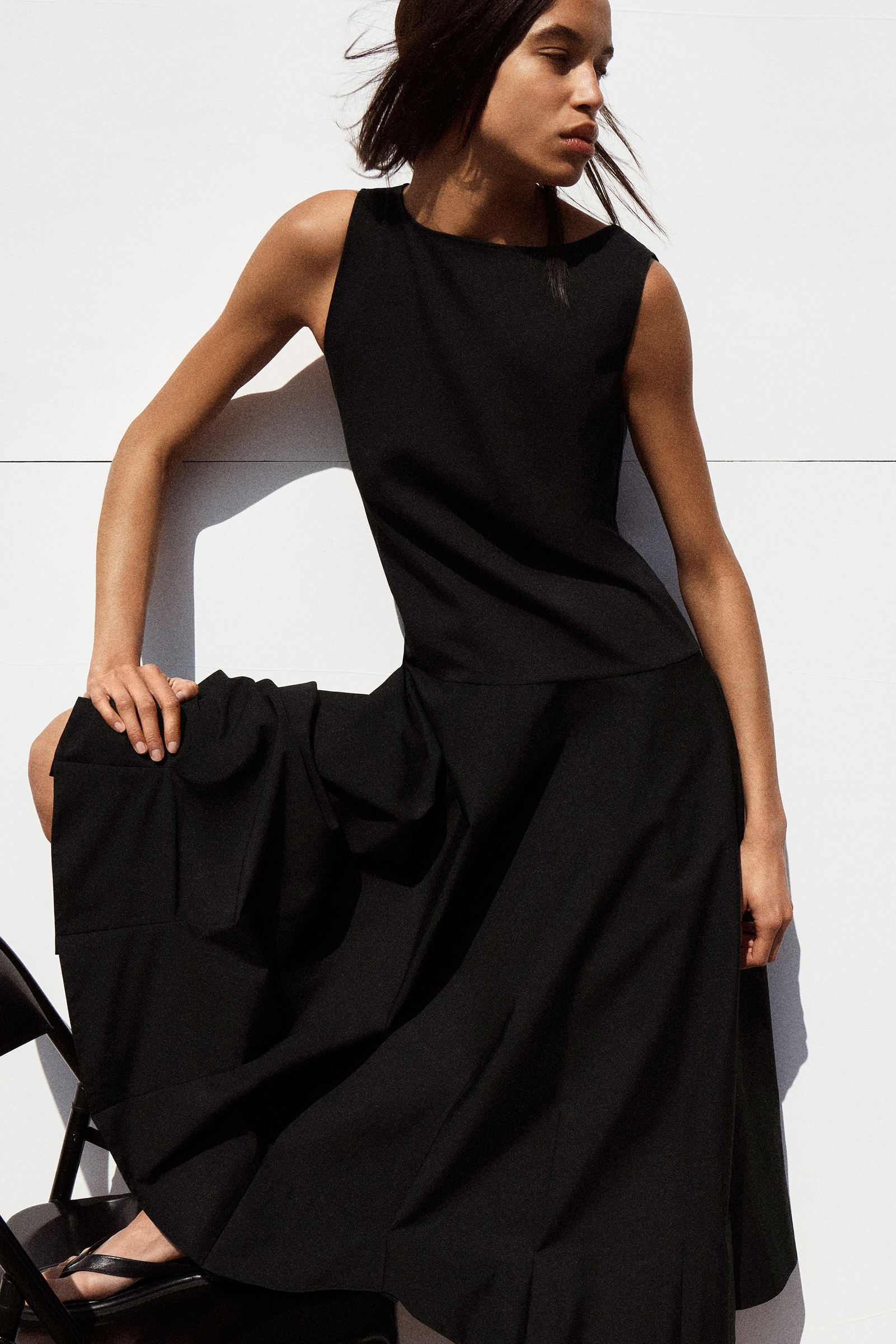 COS ボートネックコットンAラインミディワンピース BOAT-NECK COTTON A-LINE MIDI DRESS ボートネックコットンA