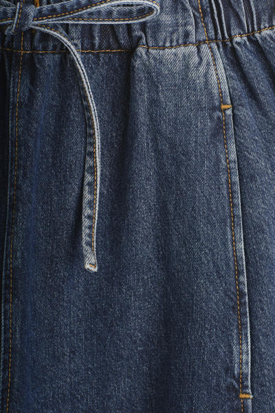 COS リラックスフィット バレルレッグドローストリングデニムパンツ