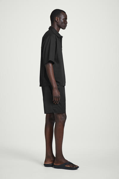 COS コットンポップオーバー半袖シャツ