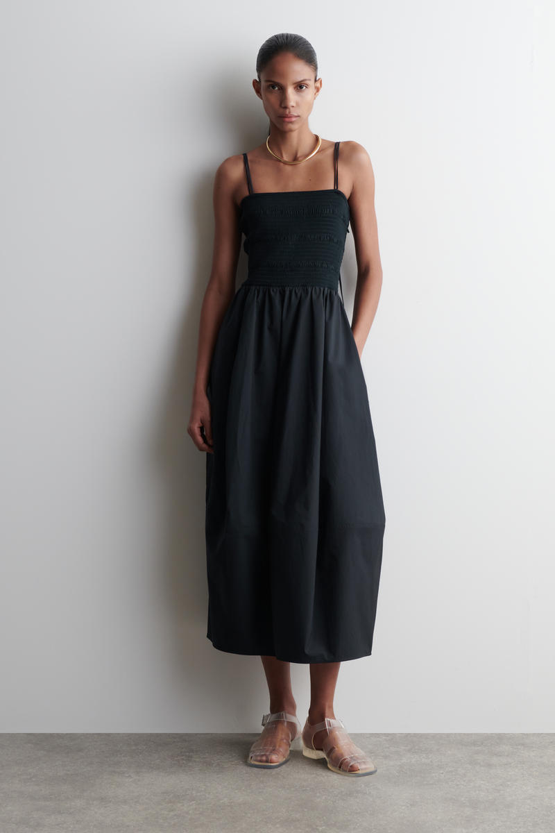 COS スモックミディドレス