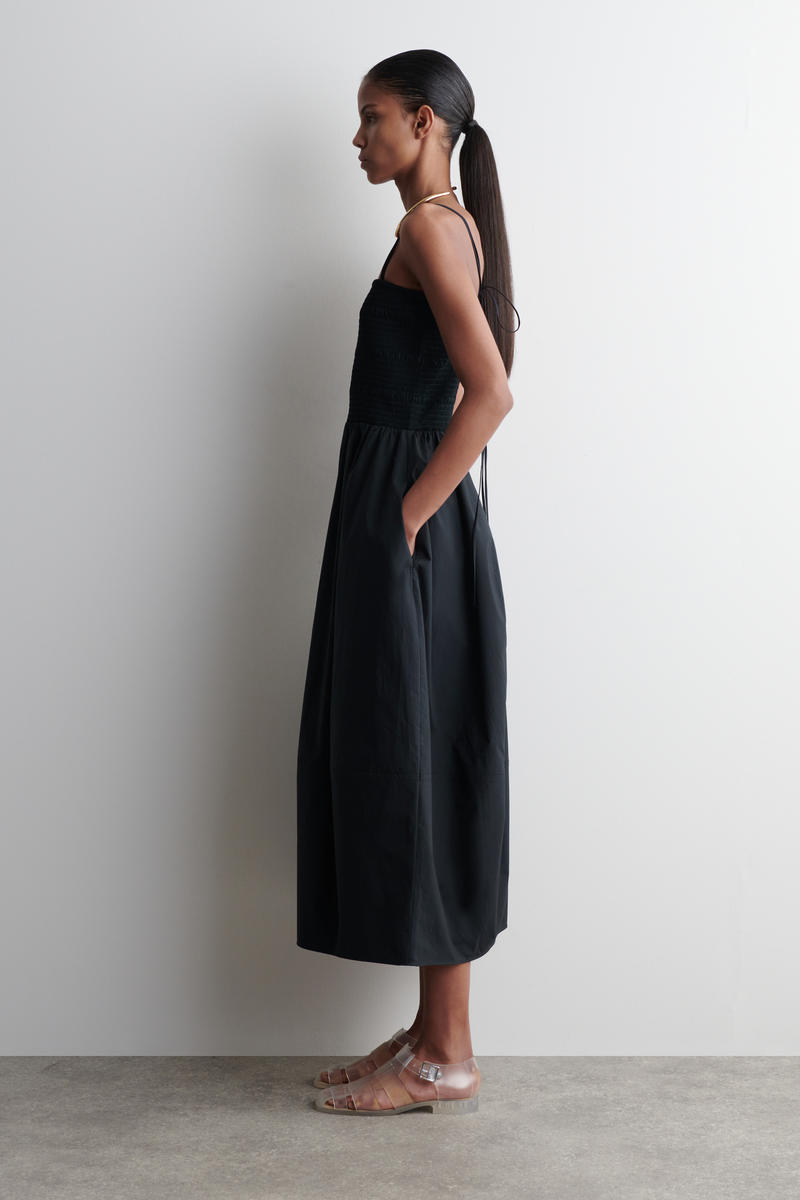 COS スモックミディドレス