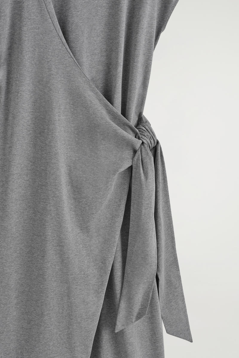 COS ラップフロントTシャツドレス