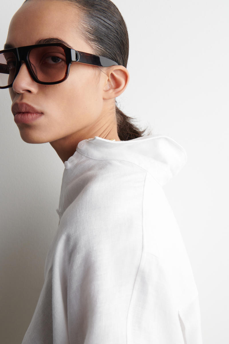 COS ボクシー半袖リネンシャツ