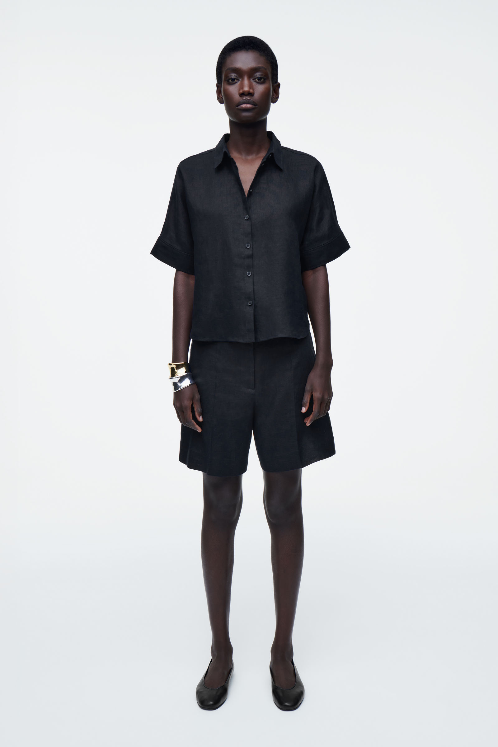 BOXY SHORT-SLEEVED LINEN SHIRT ボクシー半袖リネンシャツ ネイビー 