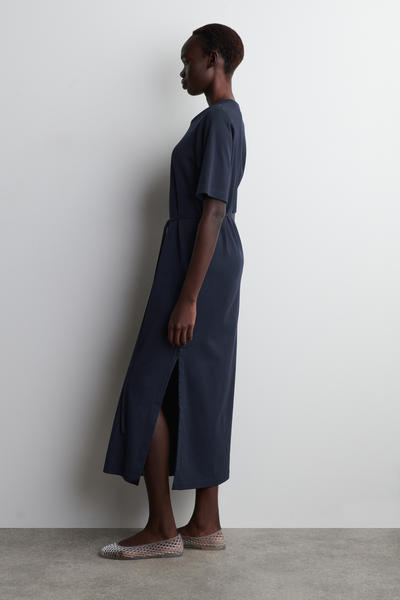 COS ベルト付きミディTシャツドレス