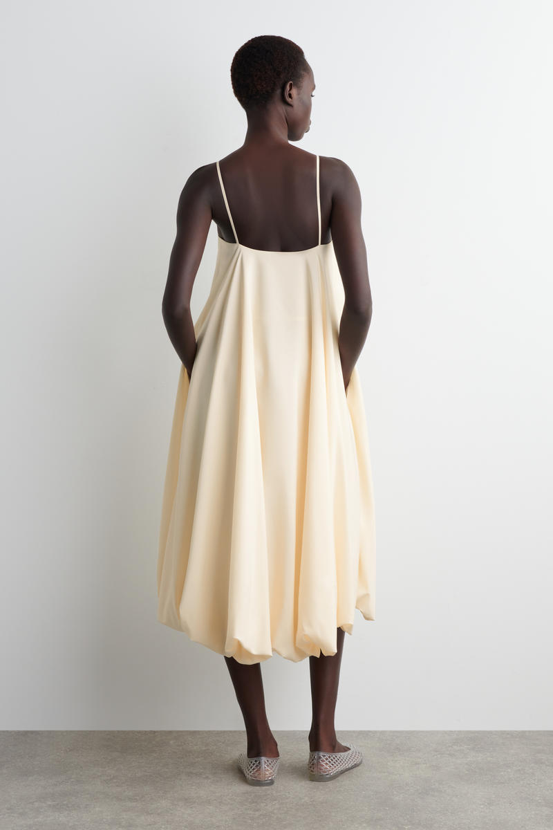 COS バブルヘムミニドレス