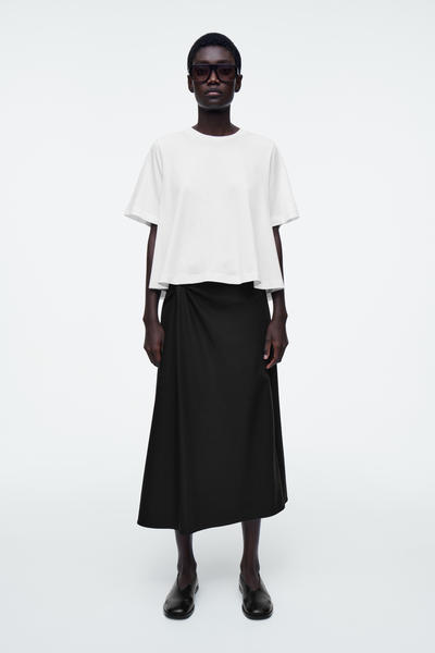 COS ツイストディテールミディスカート