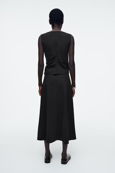 COS ツイストディテールミディスカート