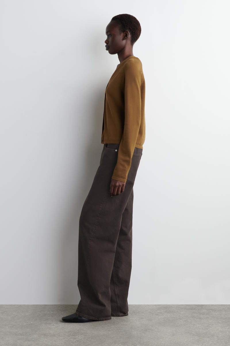 COS ニットコットンVネックカーディガン