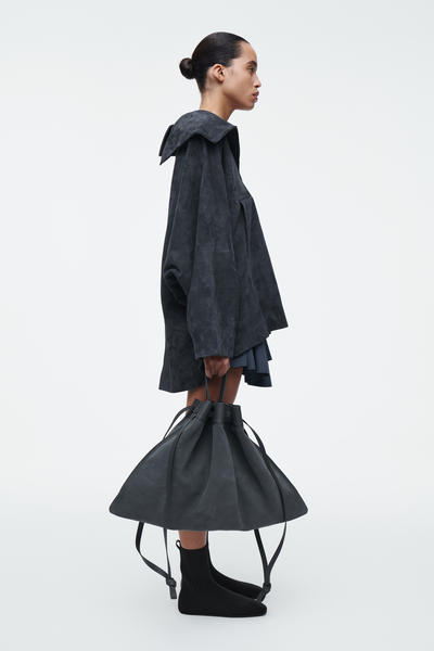 COS スエードドローストリングトートバッグ