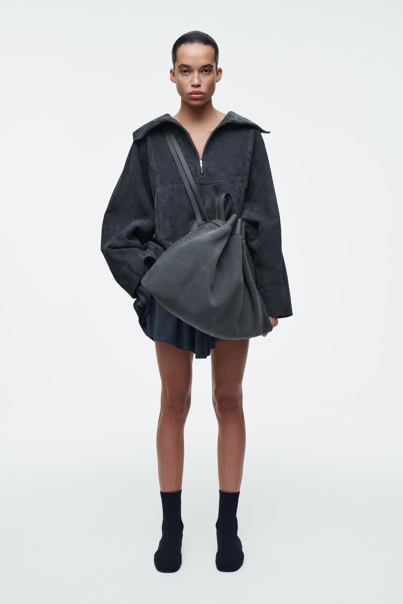 COS スエードドローストリングトートバッグ