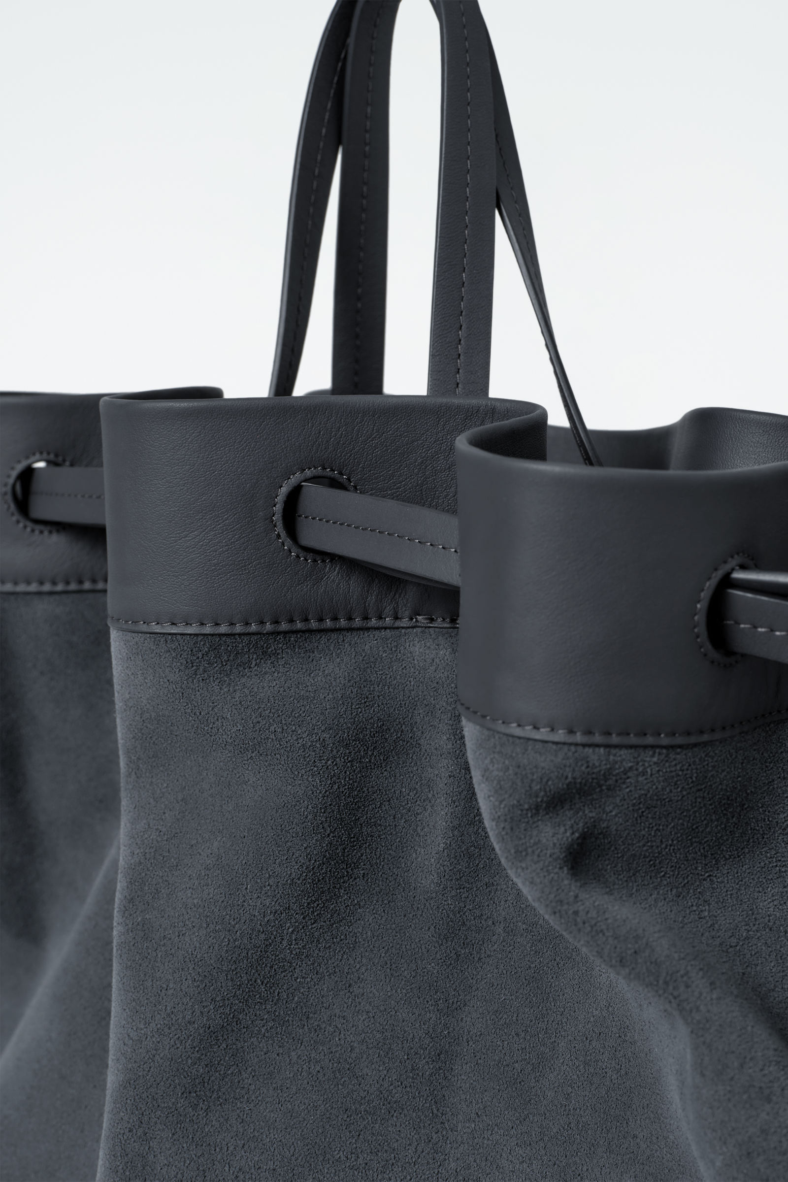 新品タグ付き】COS ギャラリートートバッグ - スエード