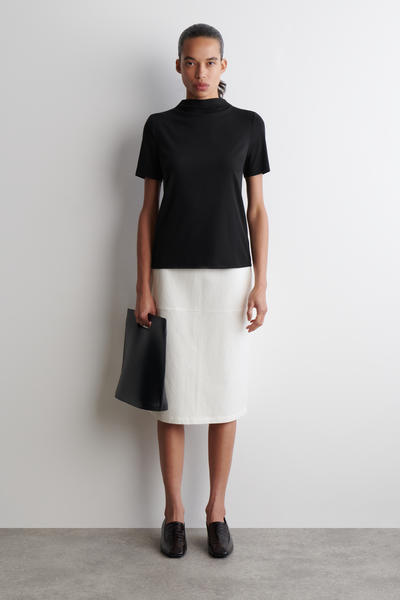 COS ドレープジャージーTシャツ