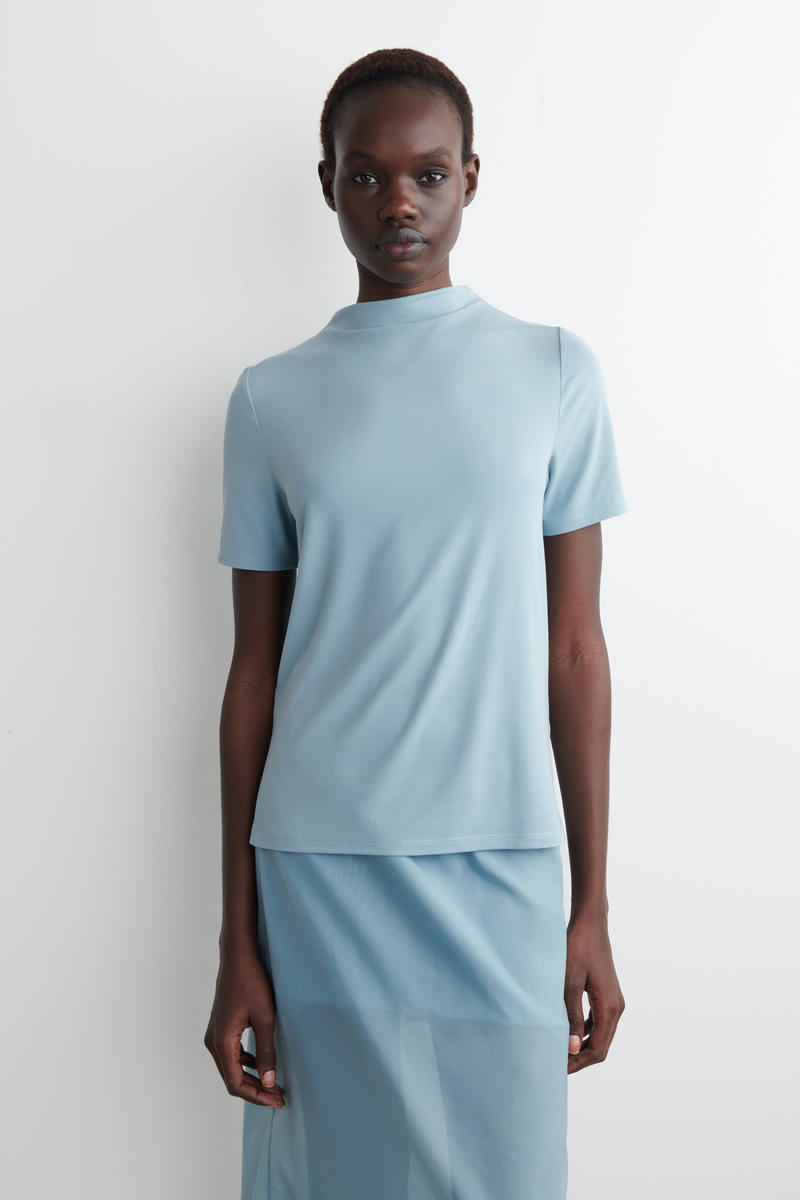 COS ドレープジャージーTシャツ