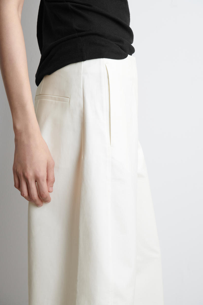 CROPPED BARREL-LEG COTTON TROUSERS クロップドバレルレッグコットン