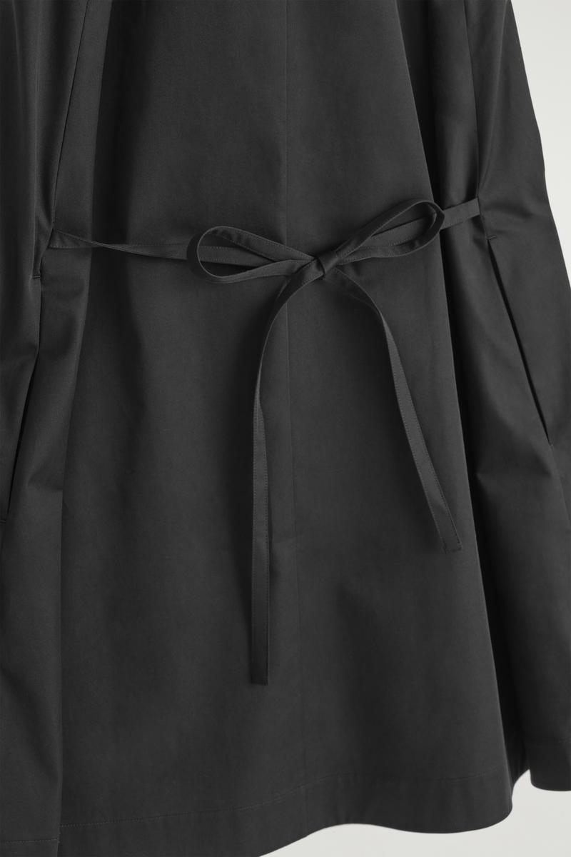 COS ボタン付きピマコットンミニドレス