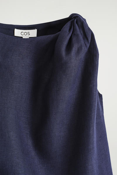 COS ツイストディテール リネントップ