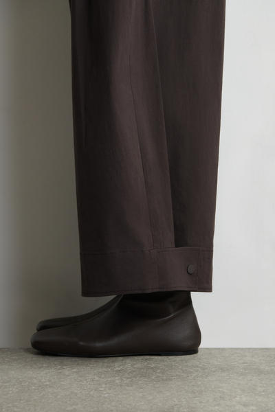 COS コットンバレルレッグパンツ