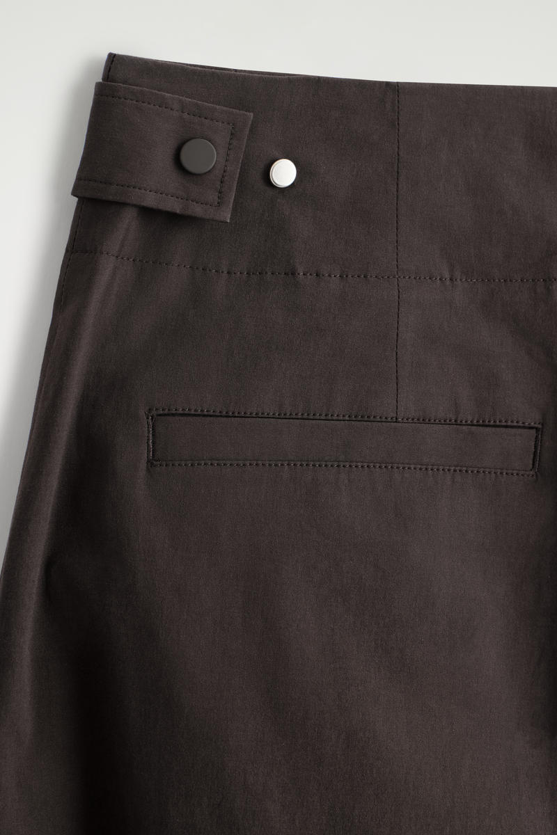 COS コットンバレルレッグパンツ