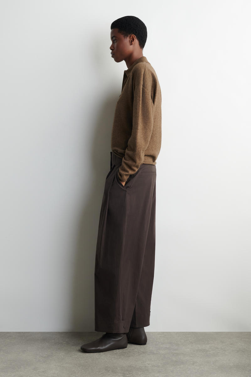 COS コットンバレルレッグパンツ