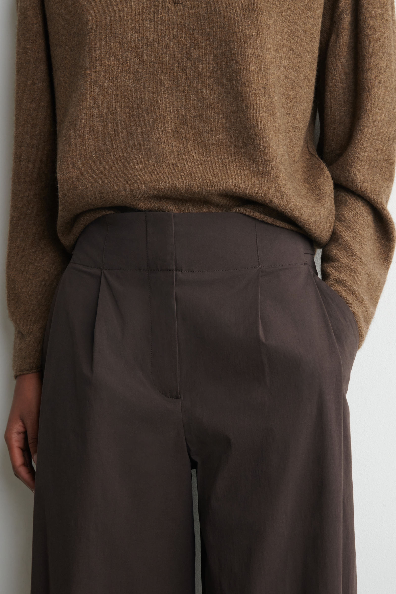 COTTON BARREL-LEG TROUSERS コットンバレルレッグパンツ ブラウン