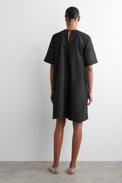 COS タイバックAラインミニドレス