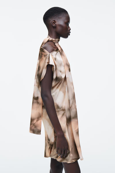 COS プリントシルクスカーフ