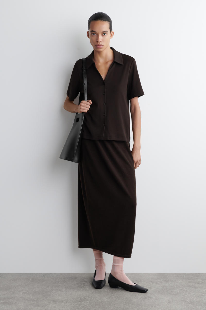 COS シアーメッシュソックス