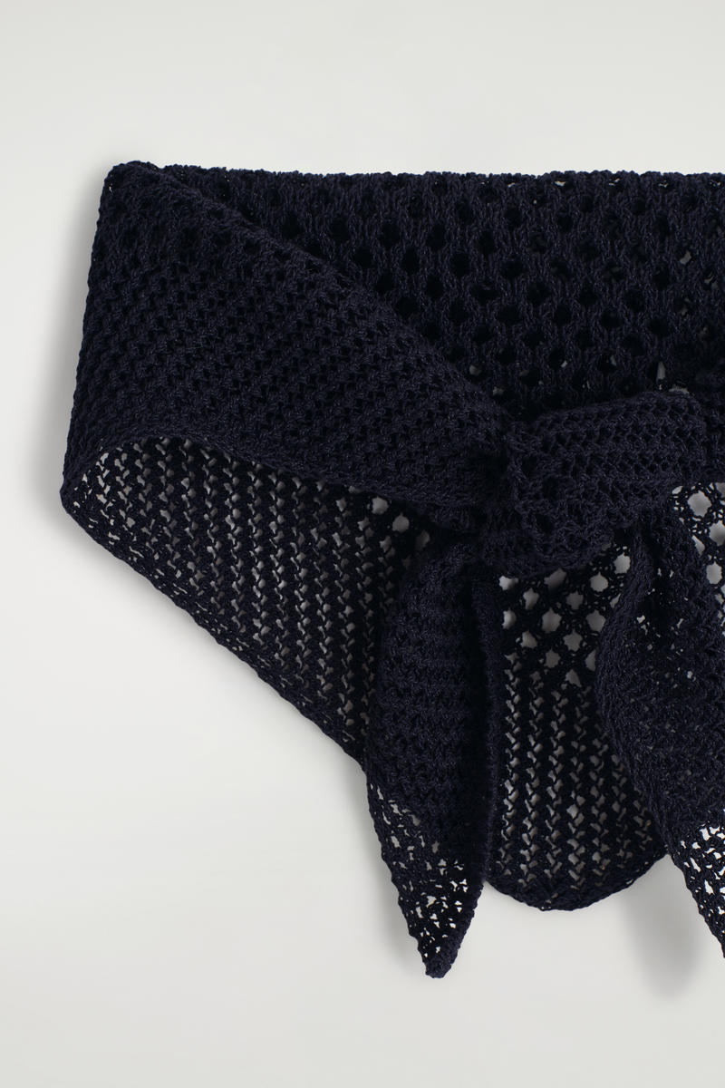 COS ポワンテルニット トライアングルスカーフ