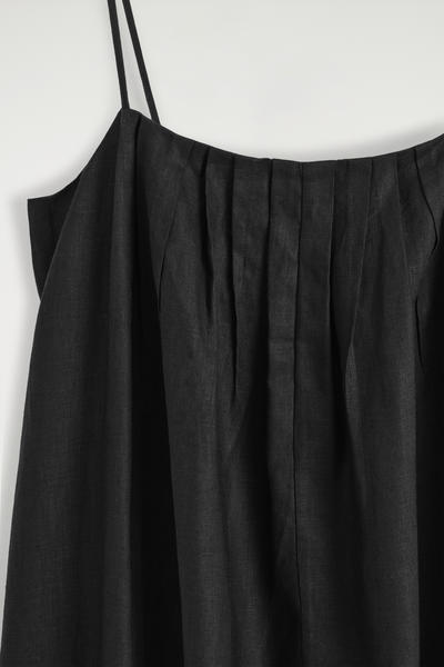 COS プリーツリネンマキシワンピース