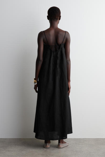 COS プリーツリネンマキシワンピース