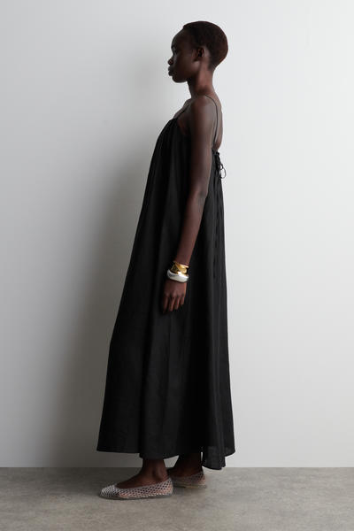 COS プリーツリネンマキシワンピース