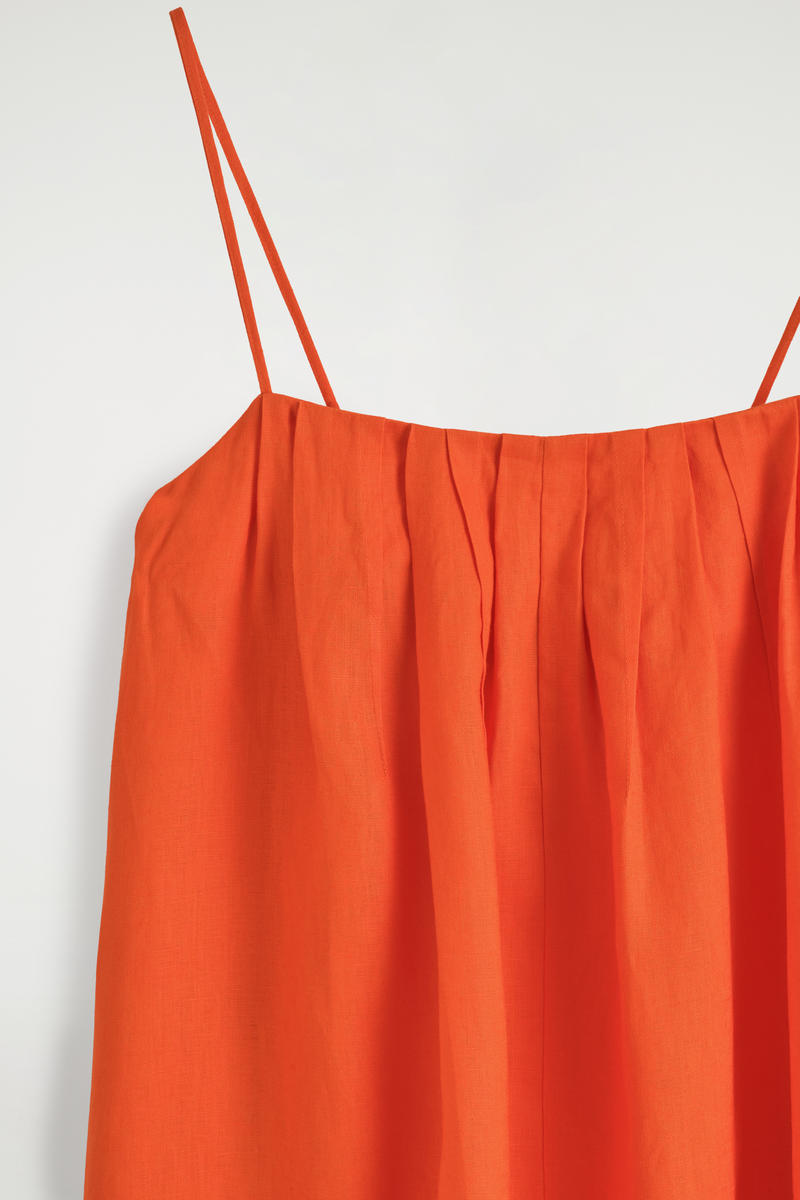 COS プリーツリネンマキシワンピース