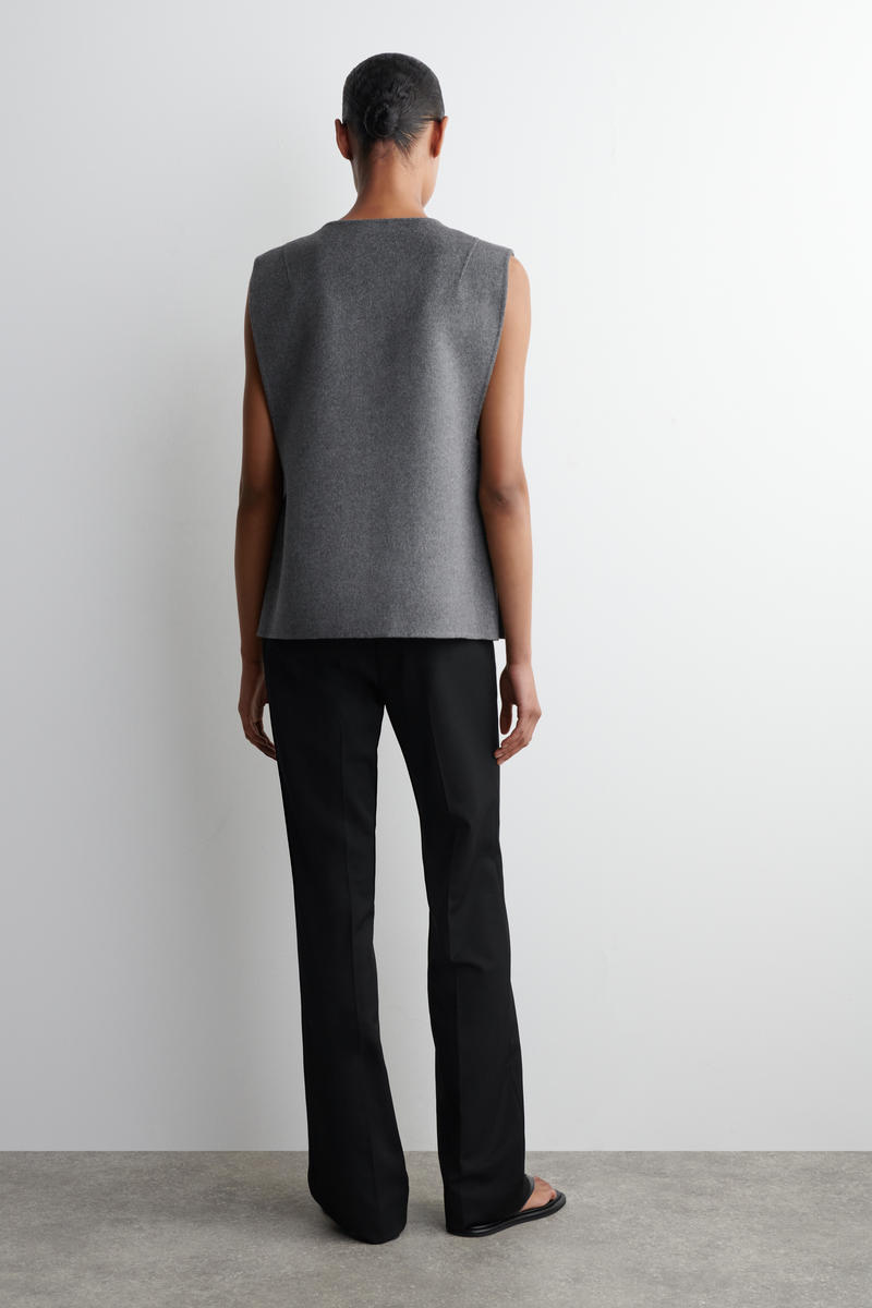 COS ダブルフェイスウールハイブリッドベスト