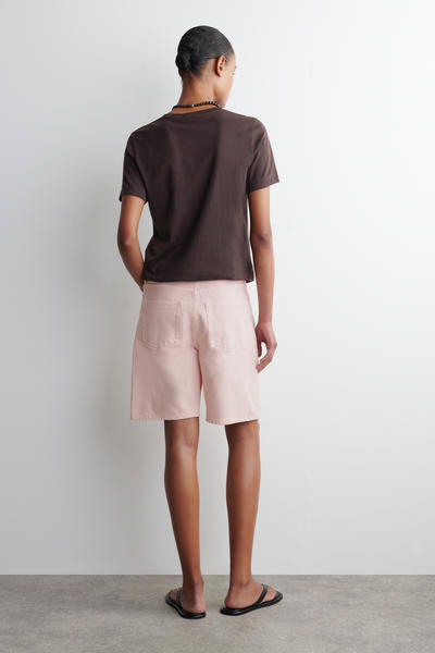 COS ストレートレッグデニムショートパンツ