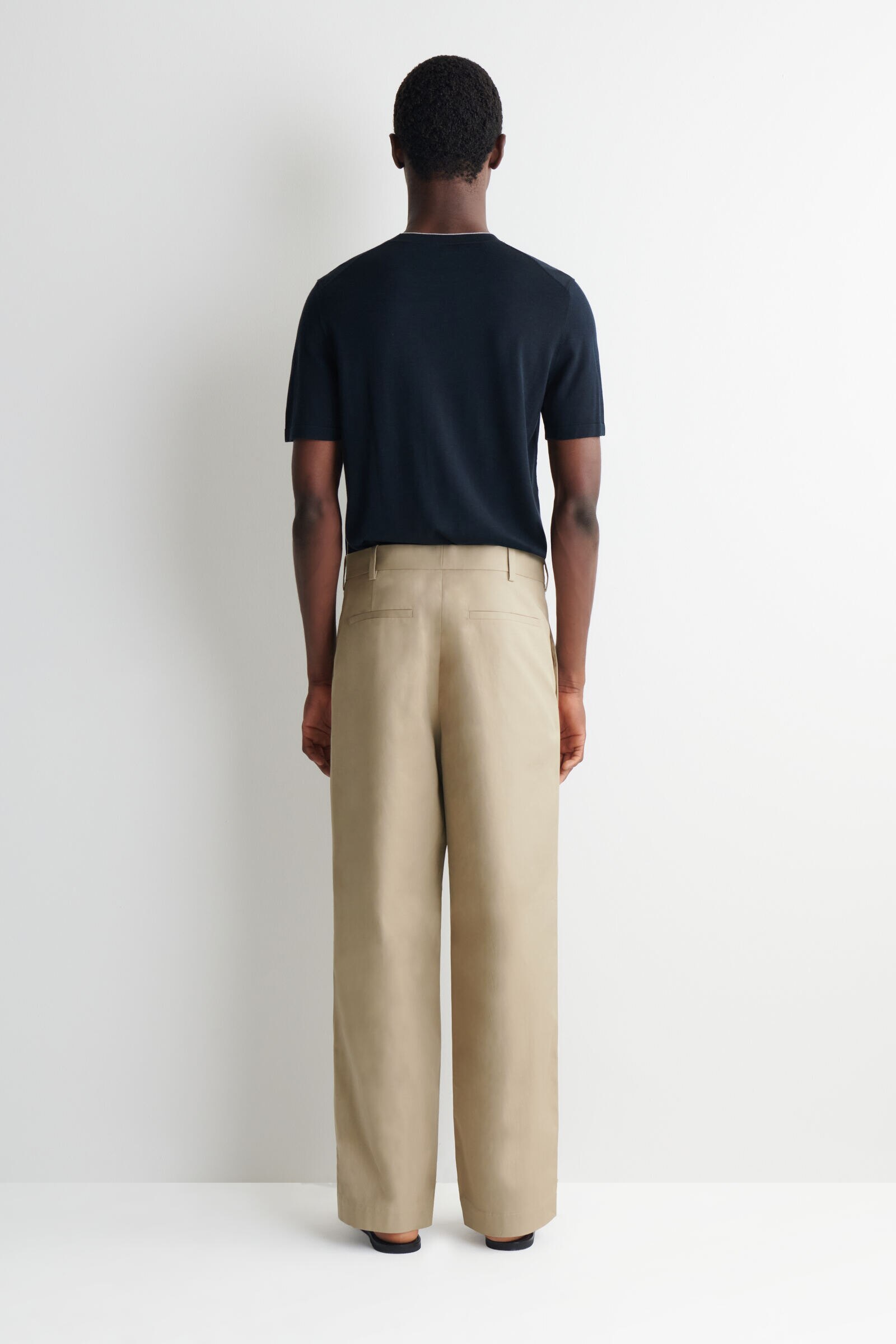 COTTON WIDE-LEG CHINOS コットンワイドレッグチノ ベージュ｜COS コス