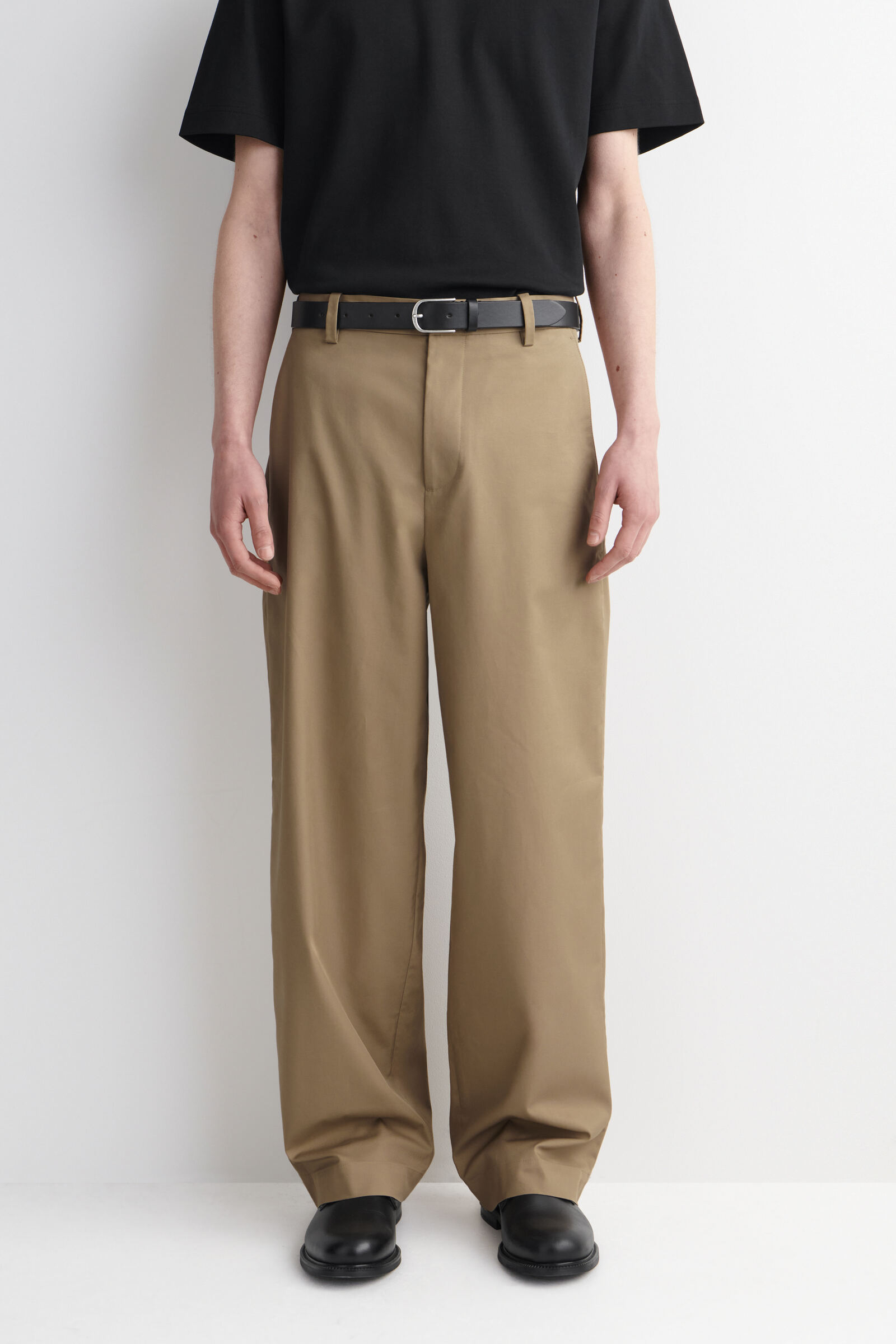 COTTON WIDE-LEG CHINOS コットンワイドレッグチノ ベージュ｜COS コス