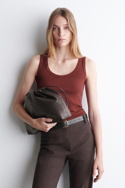 COS リブ編みスクープネックタンクトップ