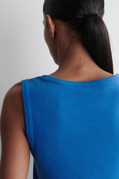 COS リブ編みスクープネックタンクトップ