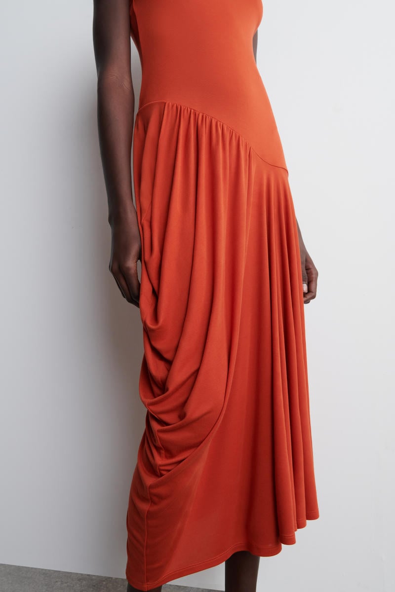 COS アシンメトリードレープミディワンピース