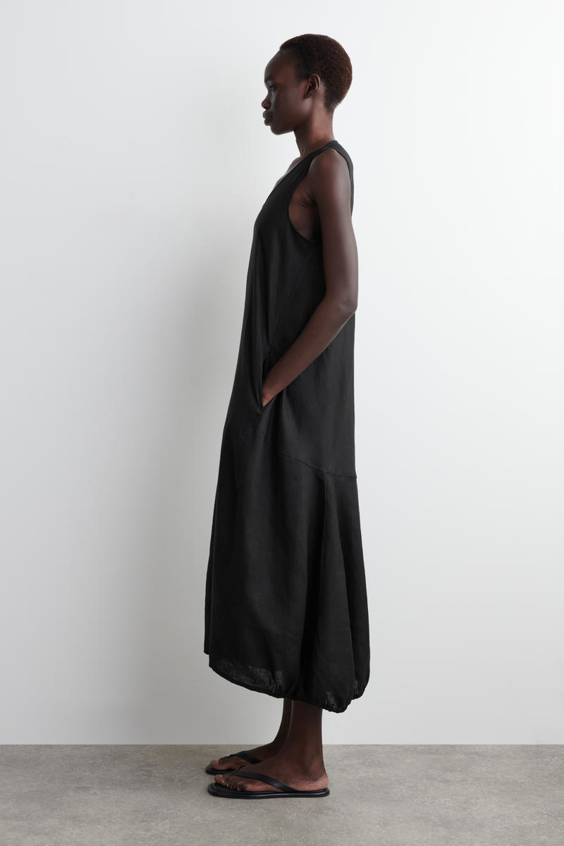 COS 裾ゴム仕様のリネンマキシドレス