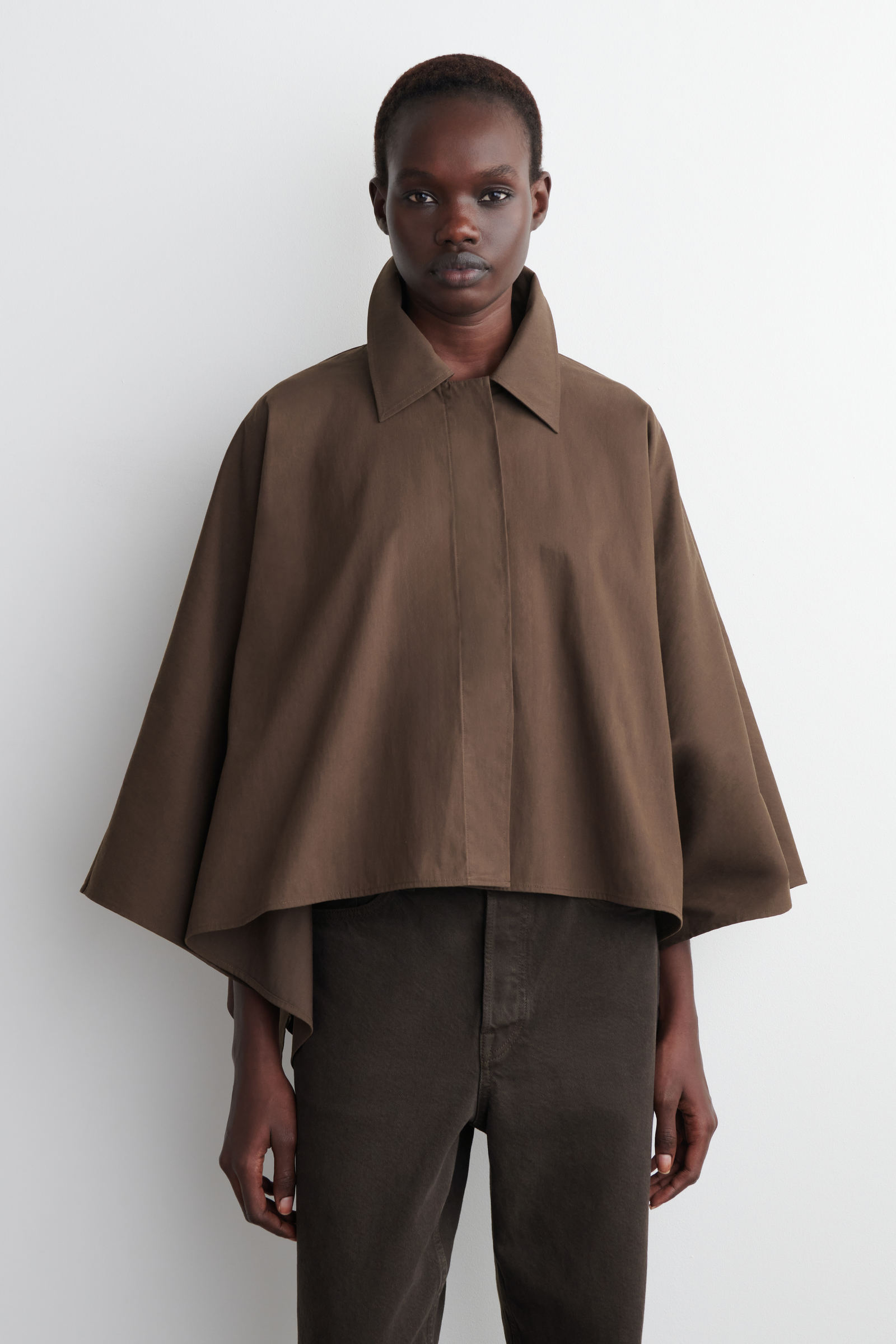 （新品未使用タグ付）Heve rever cape coat ケープ　コート 中古・古着通販】Heve (ヘイヴ) rever cape coat / リバーケープコート