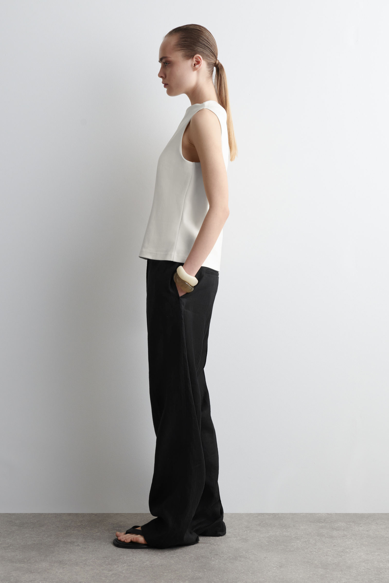 TWIST-DETAIL COTTON TOP ツイストディテールコットントップ ホワイト 