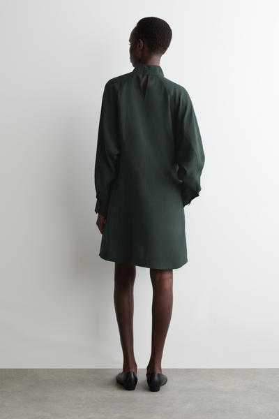 COS バットウィングスリーブミニワンピース