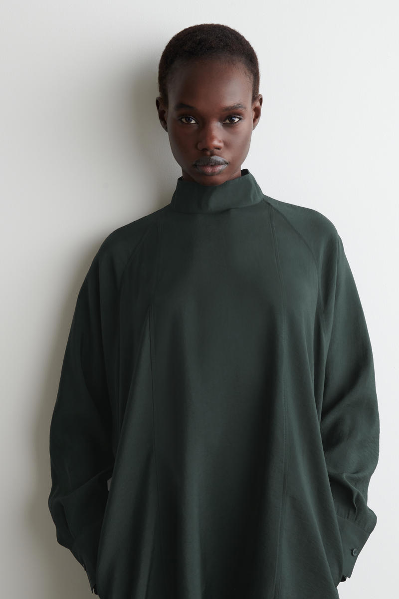 COS バットウィングスリーブミニワンピース