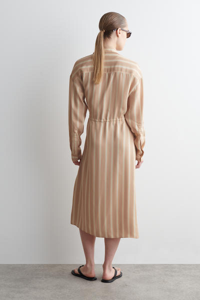 COS ラップミディシャツドレス