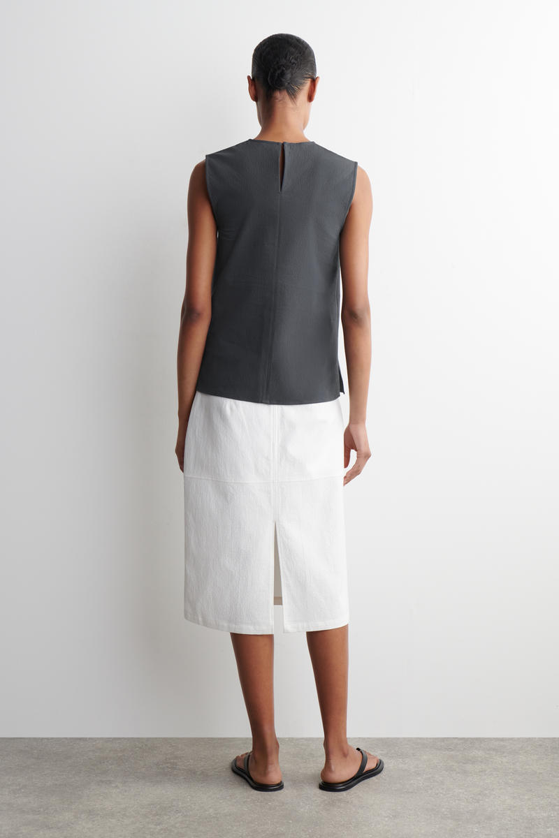 COS ノースリーブコットンシアサッカートップ